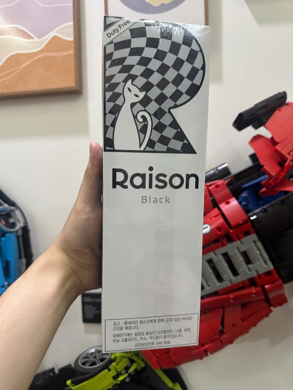 Raison Black
